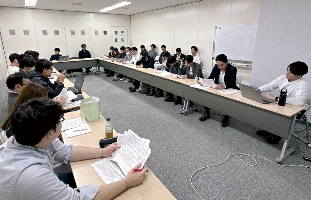 月に一度行われる、セミナーチームによる勉強会